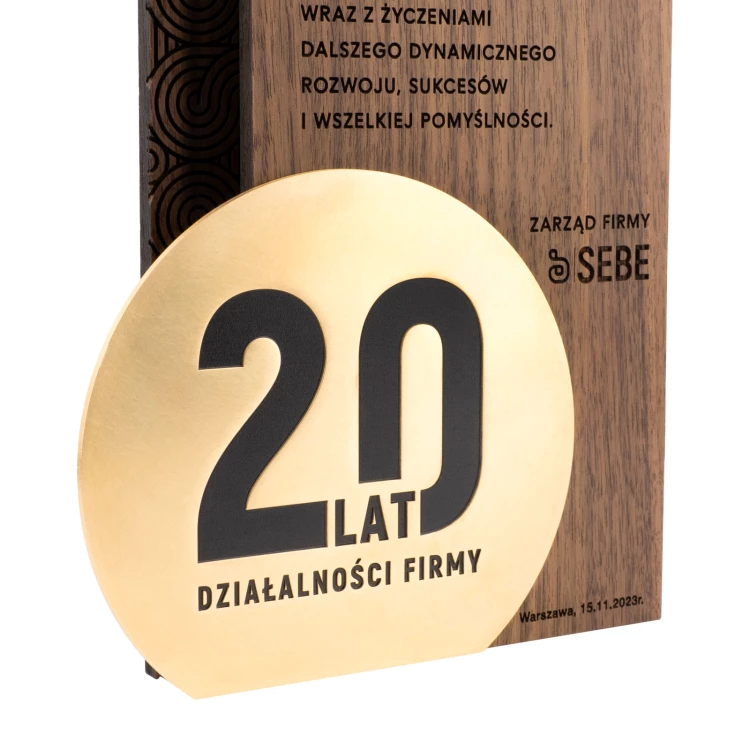 Statuetka drewniana z grawerem na jubileusz firmy - wys. 23cm - DTA102