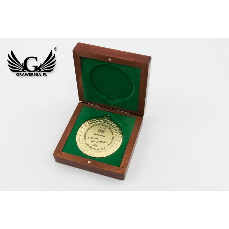 Medal grawerowany w drewnianej kasetce - średnica 70mm - MGR089