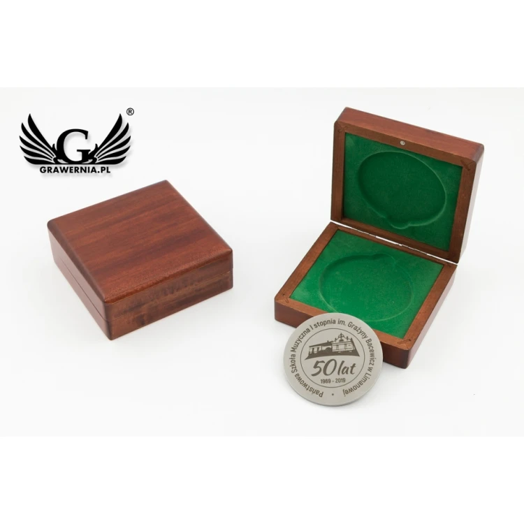 Pamiątkowy medal w drewnianej kasetce - średnica 70mm - MGR081