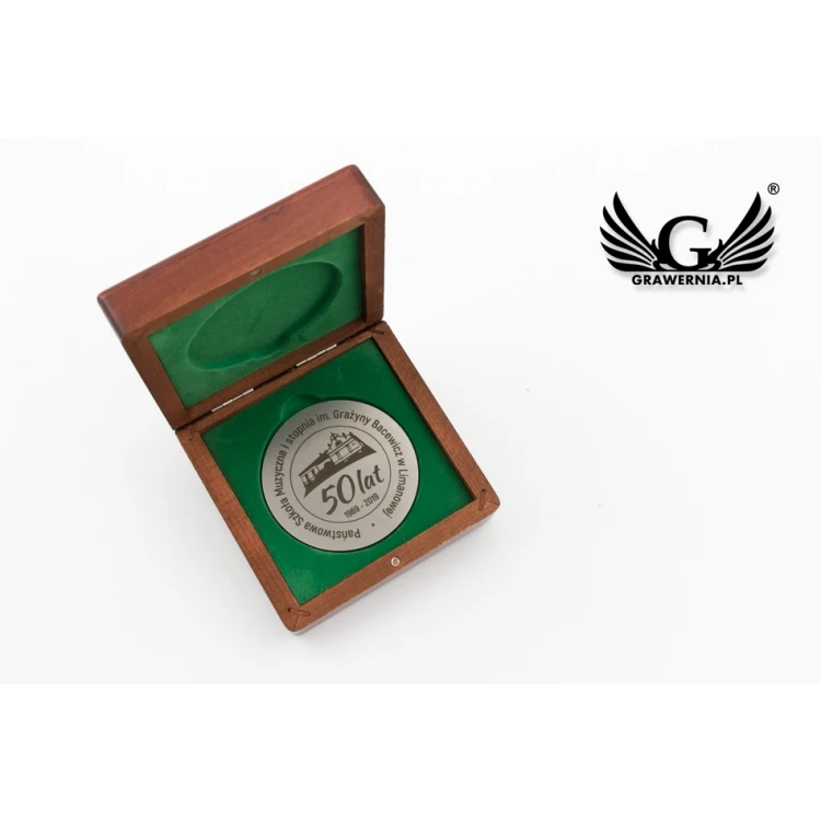 Pamiątkowy medal w drewnianej kasetce - średnica 70mm - MGR081