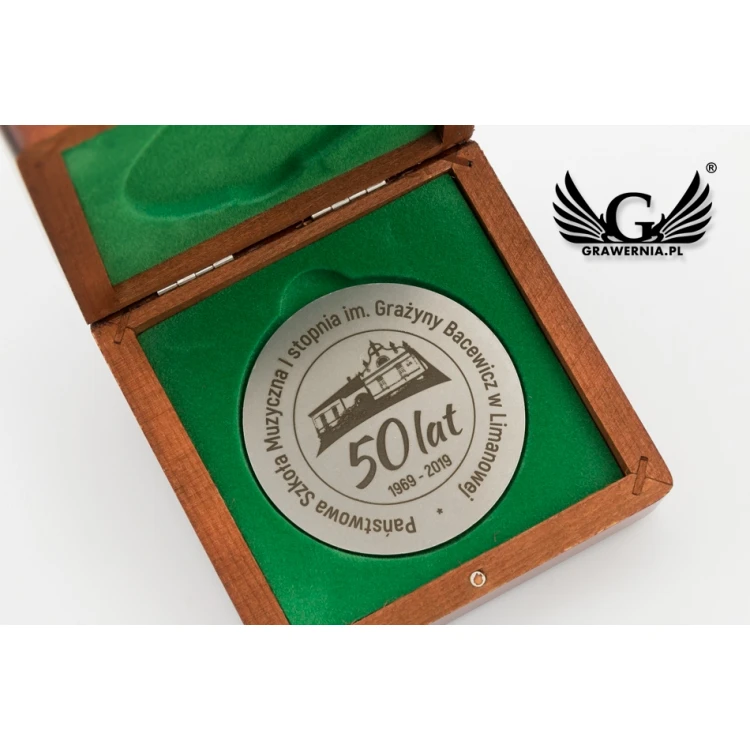 Pamiątkowy medal w drewnianej kasetce - średnica 70mm - MGR081