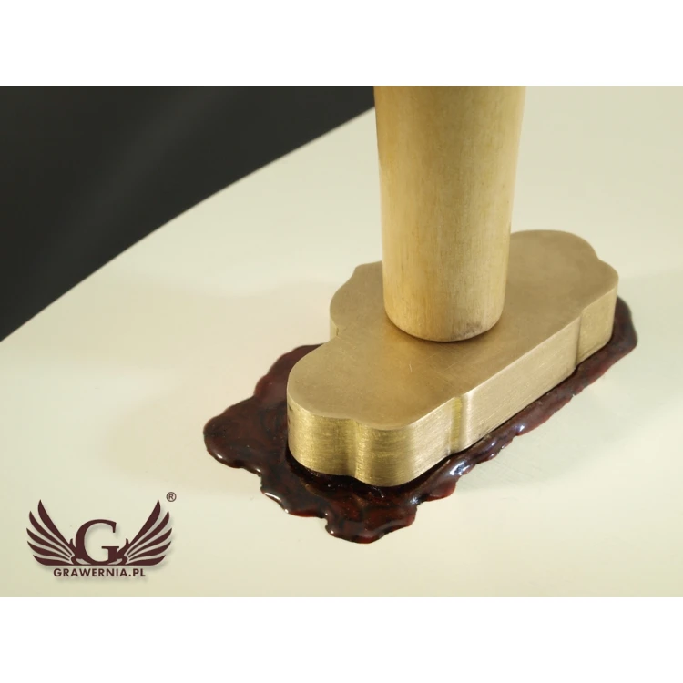 Pieczęć do odbijania w laku - CNC - wymiary: 57x30,57mm