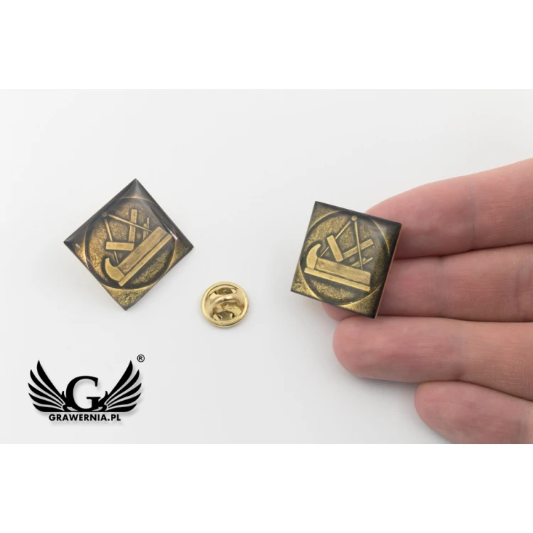Pinsy z mosiądzu - wypukłe 3D doming - dowolne logo - PWD007