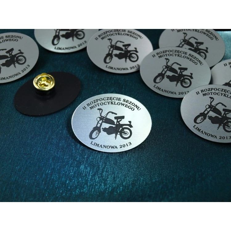 Przypinki/Pinsy mini z Twoim logo - grawer laserem - PS011