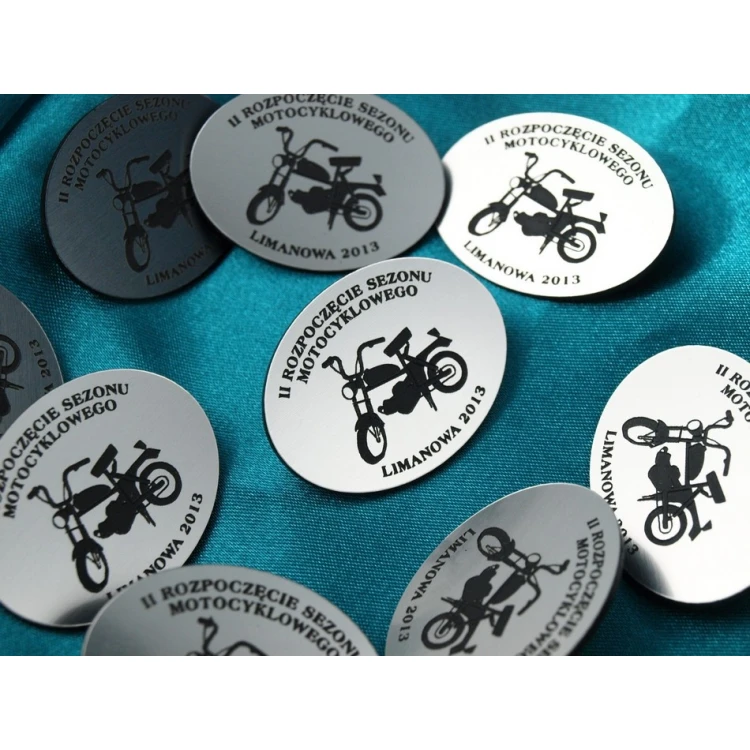 Przypinki/Pinsy mini z Twoim logo - grawer laserem - PS011