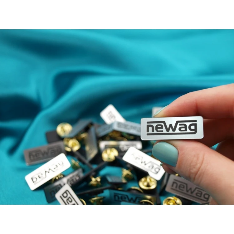 Przypinki/Pinsy mini z Twoim logo - grawer laserem - PS011