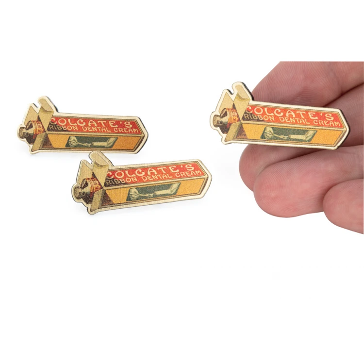 Przypinki/Pinsy mini z Twoim logo - wym: 39x18mm - laminat grawerski - PS047