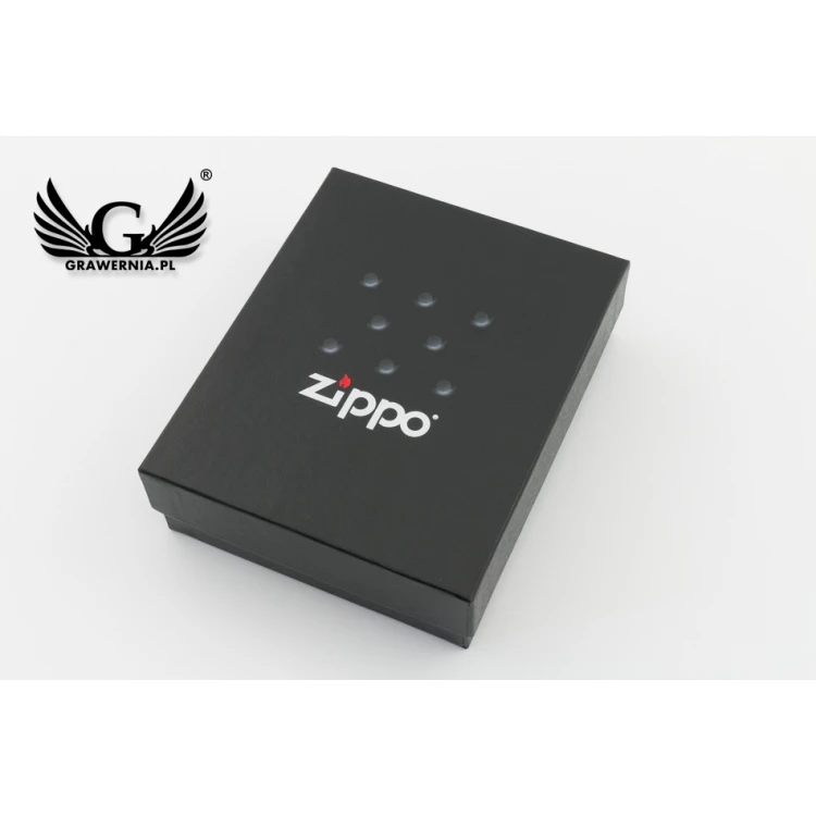 Pudełko ZIPPO z benzyną i zapasowymi kamieniami