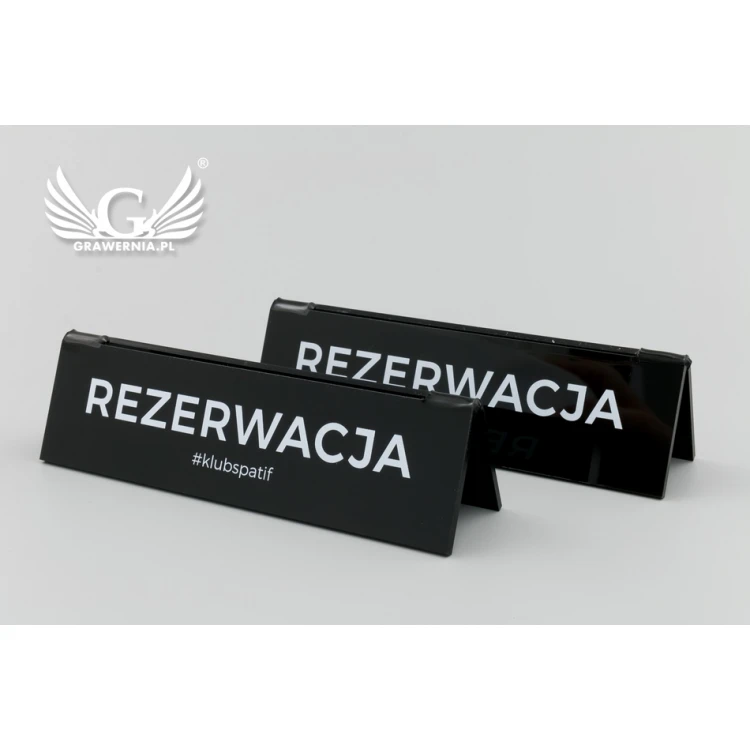 Rezerwacja - stojak na karteczkę - wym. 140x35mm - czarny akryl - REZ010