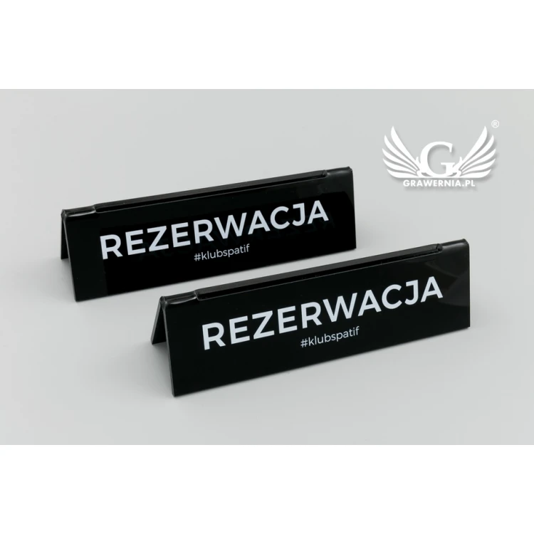 Rezerwacja - stojak na karteczkę - wym. 140x35mm - czarny akryl - REZ010