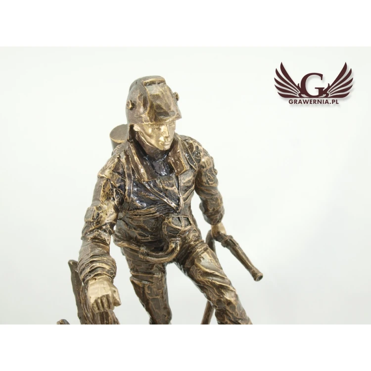 Statuetka Strażak - atrakcyjna figurka odlewana - wysokość 25 cm