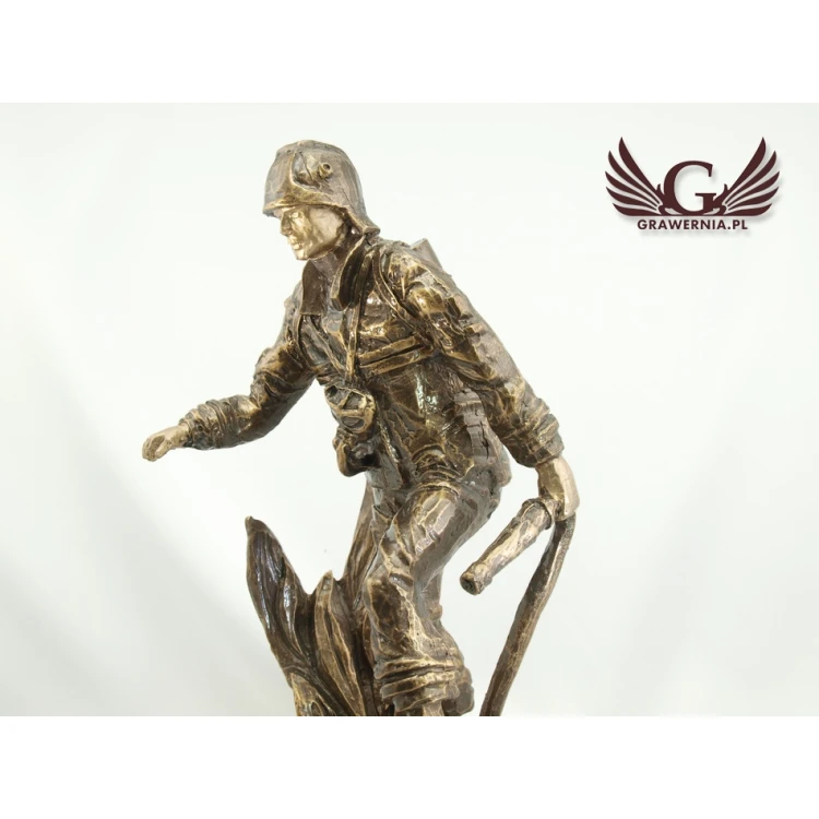 Statuetka Strażak - atrakcyjna figurka odlewana - wysokość 25 cm