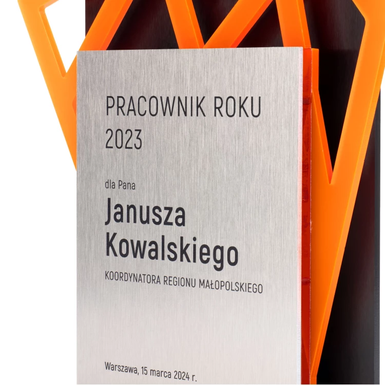 Statuetka biznesowa z logo firmy - Pracownik roku - wys. 25cm - DTA115