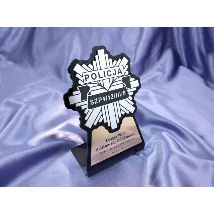 Statuetka z odznaką Policji - model DTA7 - wysokość 18 cm