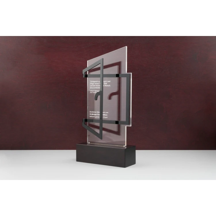 Statuetka z plexi na drewnianym postumencie - Open - model DTA58 - wys. 25cm