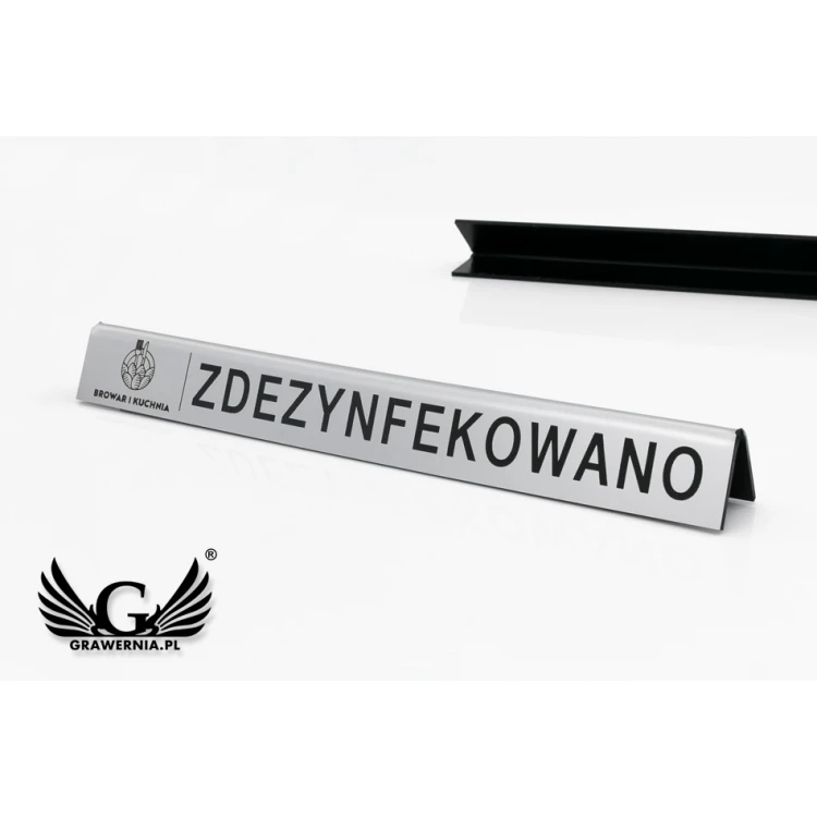 Stojaczek slim zdezynfekowano z dowolnym logotypem - laminat grawerski metalizowany i szczotkowany - ST014