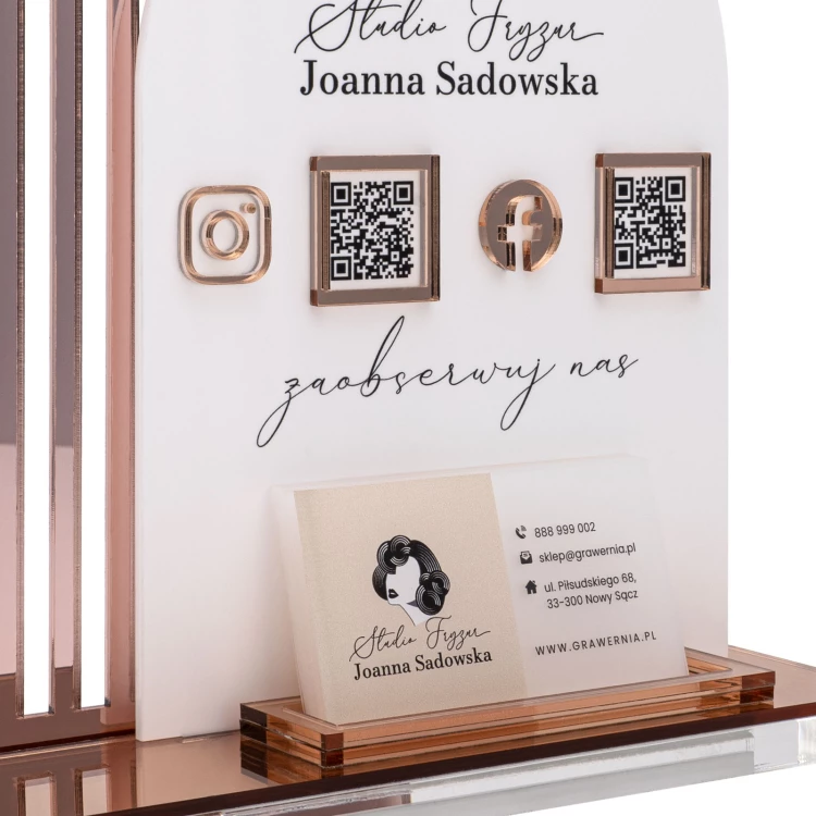Tabliczka social media z kodami QR i miejscem na wizytówki - wys. 23 cm - ST086