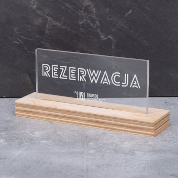 Stojak rezerwacja - akryl na drewnianym postumencie - ST045