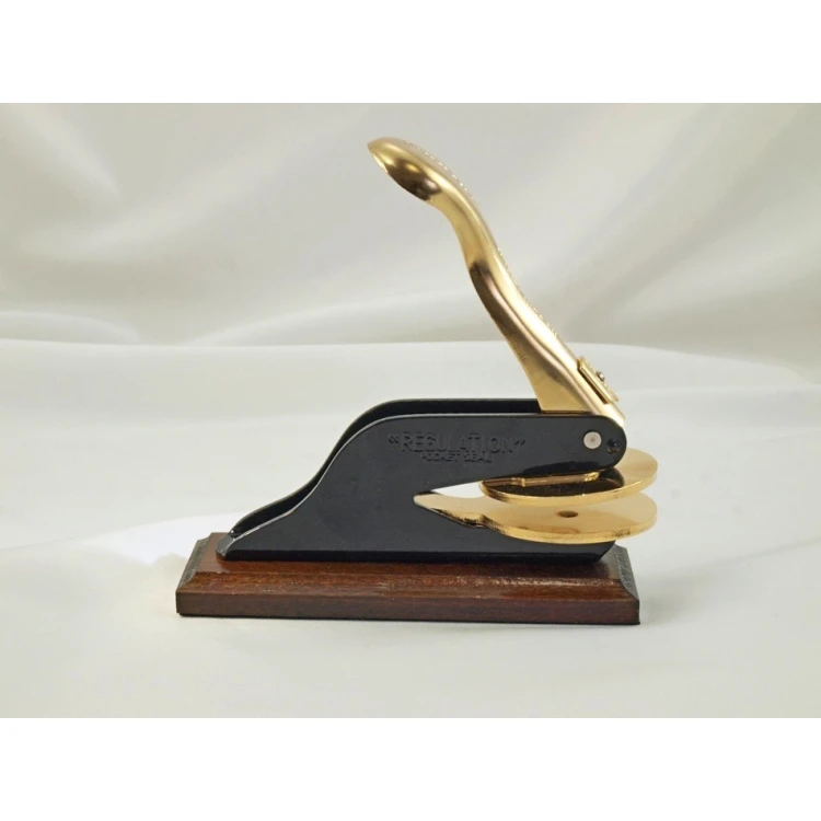 Suchy Stempel Just - Gold & Wood - ekskluzywny stempel biurkowy z podstawką drewnianą