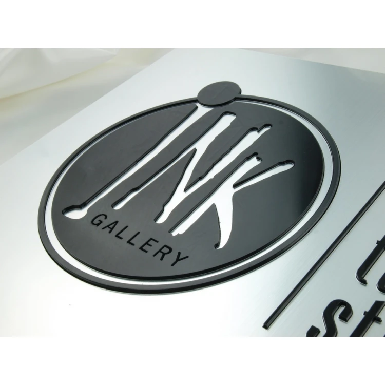 SZYLD FIRMOWY z WYPUKŁYM LOGO - srebrny - SZ062 - wymiary 297x210mm (A4)