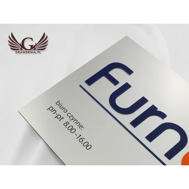 SZYLD FIRMOWY z WYPUKŁYM LOGO - srebrny - SZ067 - wymiary 300x179mm