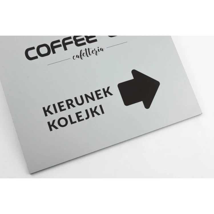 Szyld informacyjny - kierunek kolejki - wym. 210x297mm (A4) - DIBOND MAT 3mm - druk UV - SZUV010