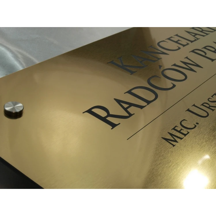 SZYLD KANCELARIE RADCÓW PRAWNYCH - złoty szczotkowany błyszczący laminat - SZ054 - wym. 680x440mm