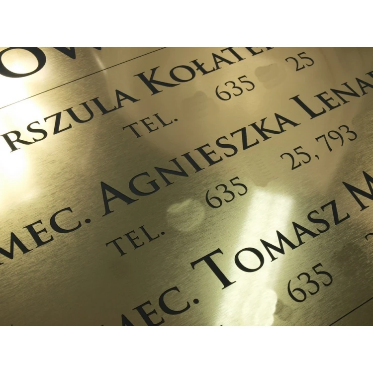 SZYLD KANCELARIE RADCÓW PRAWNYCH - złoty szczotkowany błyszczący laminat - SZ054 - wym. 680x440mm