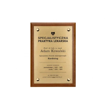 Szyld mosiężny grawerowany PREMIUM na podkładzie z drewna egzotycznego - grawer CNC, czerniony, lakierowany - wym. 340x240mm - TAB343
