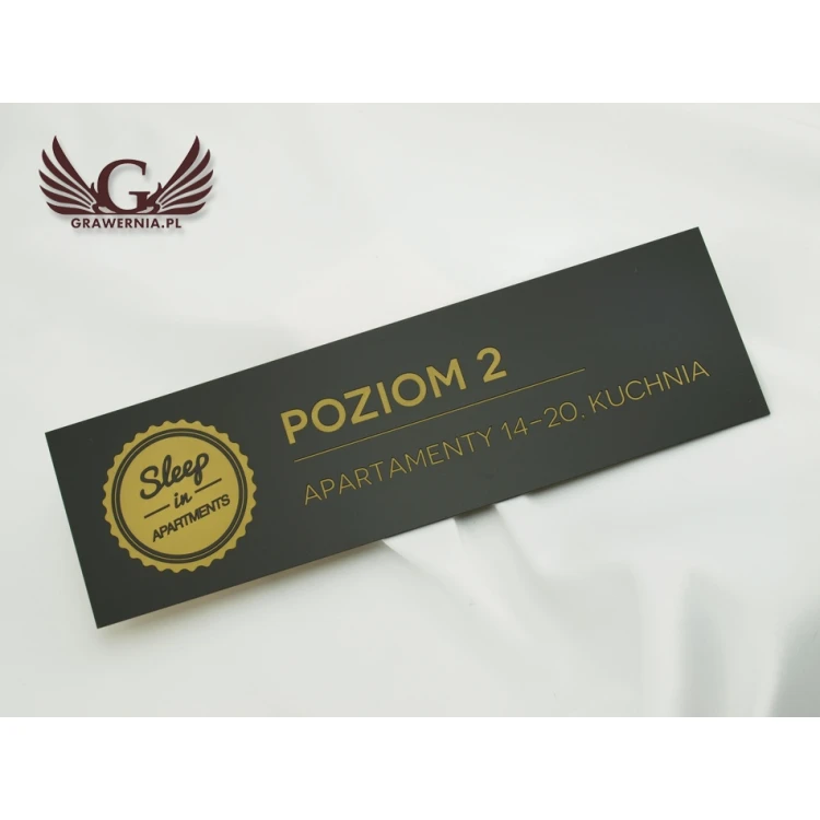 Szyld na drzwi lub ścianę - czarny laminat grawerski mat exterior - SZ110 - wym. 300x90mm