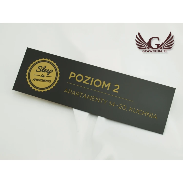 Szyld na drzwi lub ścianę - czarny laminat grawerski mat exterior - SZ110 - wym. 300x90mm