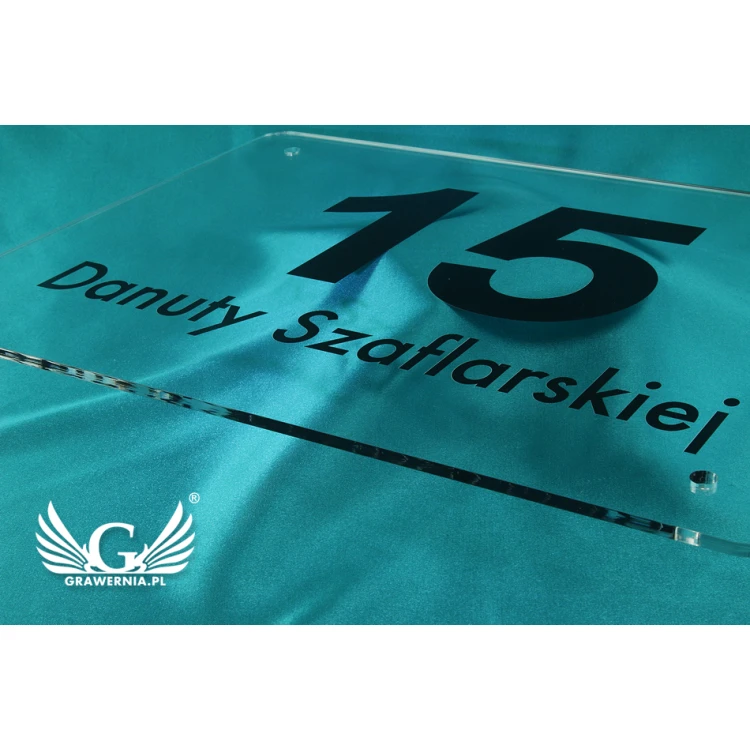 Szyld z numerem domu - plexi bezbarwna gr. 5mm -  druk UV - SZ096 - wym. 400x300mm 