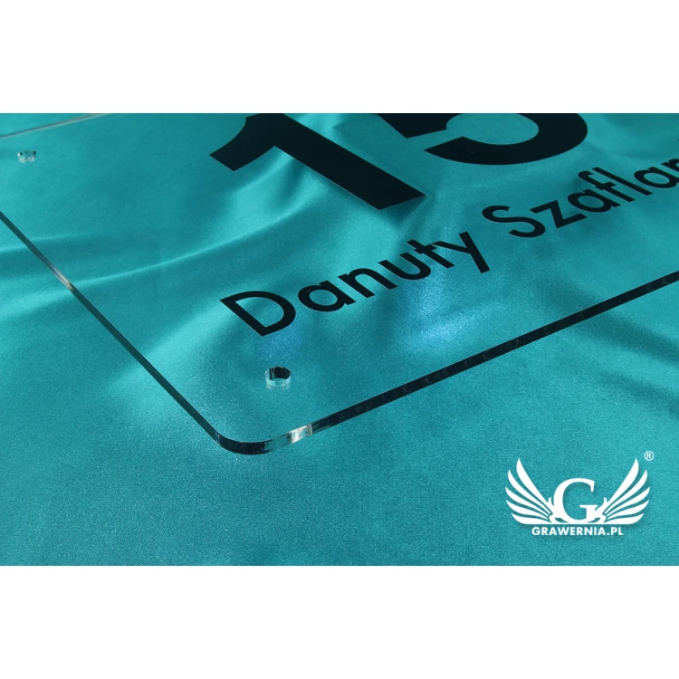 Szyld z numerem domu - plexi bezbarwna gr. 5mm -  druk UV - SZ096 - wym. 400x300mm 