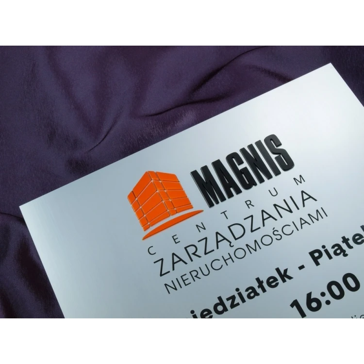 Szyld z wypukłym logo - SZ038 - wym. 275x250mm