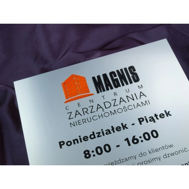 Szyld z wypukłym logo - SZ038 - wym. 275x250mm