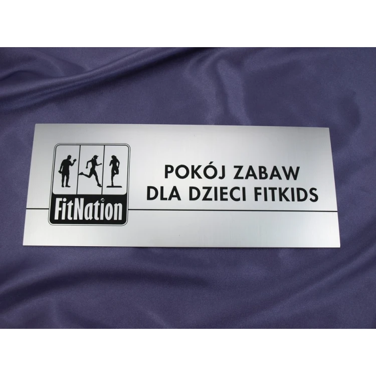 Szyldy z nazwami pomieszczeń i logotypem - 29x12cm - rogi prostokątne