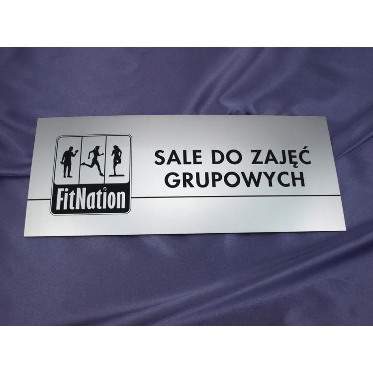 Szyldy z nazwami pomieszczeń i logotypem - 29x12cm - rogi prostokątne