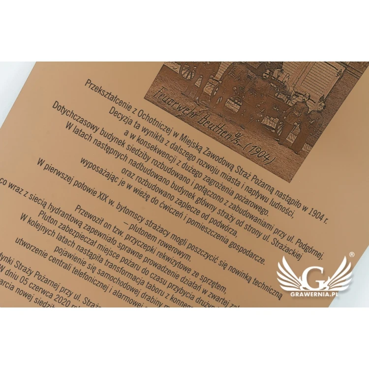 Tablica grawerowana pamiątkowa z fotografią - laminat exterior - wym. 470x680mm - TAB112
