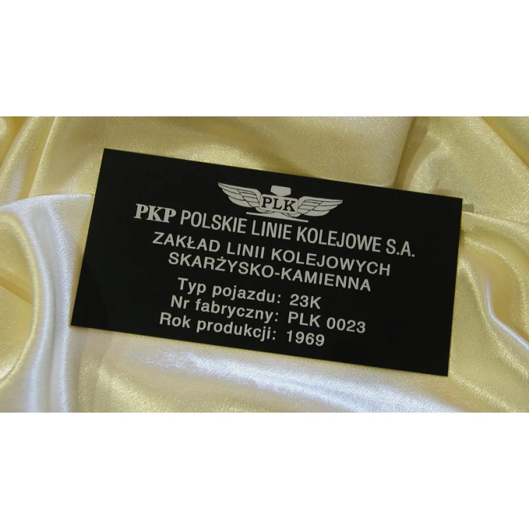 Tabliczka znamionowa - czarne aluminium anodowane 140x70mm