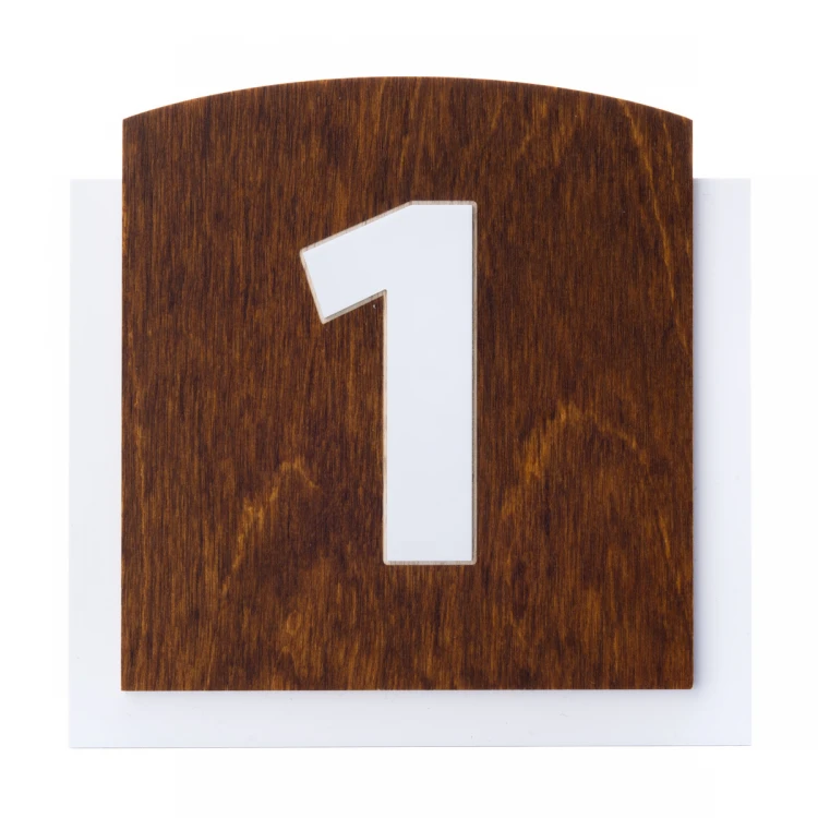 Tabliczka drewniana z wypukłą numeracją - wym: 120x118mm - TAB445