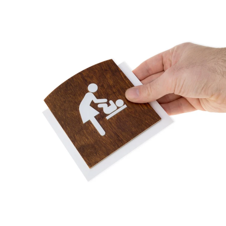 Tabliczka drewniana z wypukłym piktogramem - PRZEWIJAK - wym: 120x118mm - TAB446
