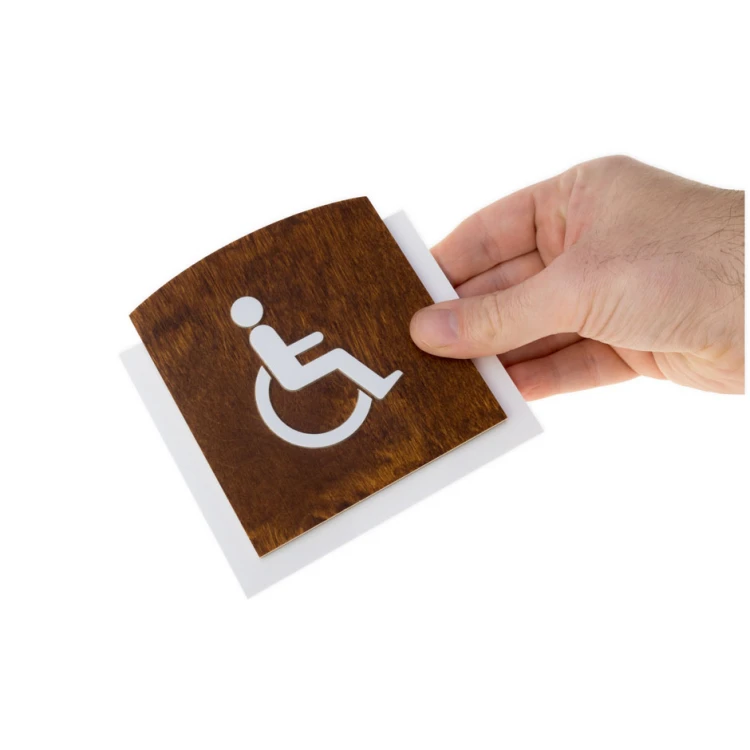 Tabliczka drewniana z wypukłym piktogramem - TOALETA DLA NIEPEŁNOSPRAWNYCH - wym: 120x118mm - TAB447
