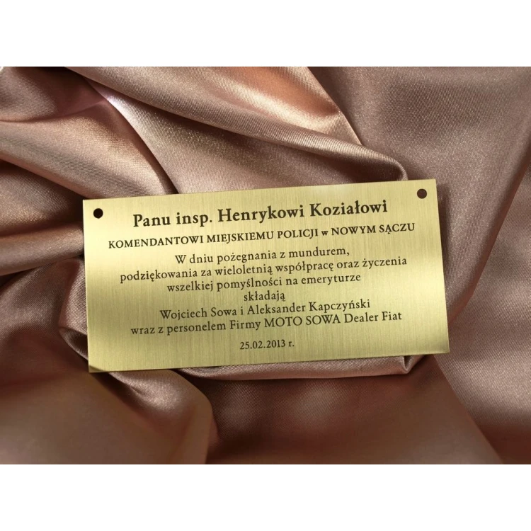 Tabliczka mosiężna z dedykacją - M004 - wym. 112x55mm