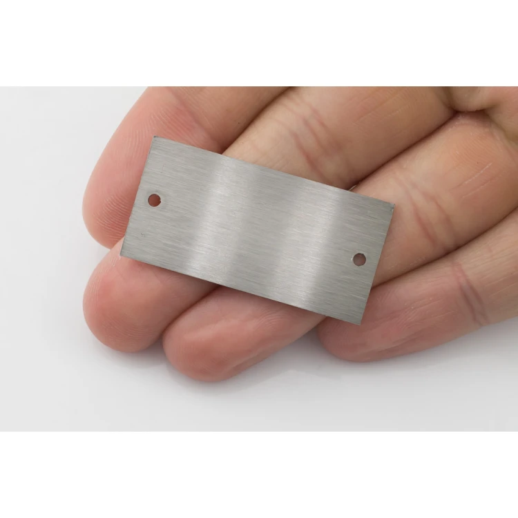 Tabliczka stalowa z dowolnym grawerem - wym. 40x20x1mm - TS025