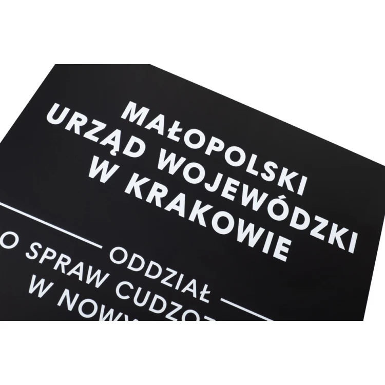 Tabliczka z pismem Braille'a - akryl czarny mat - wym. 350x420mm - DARK - TAB390