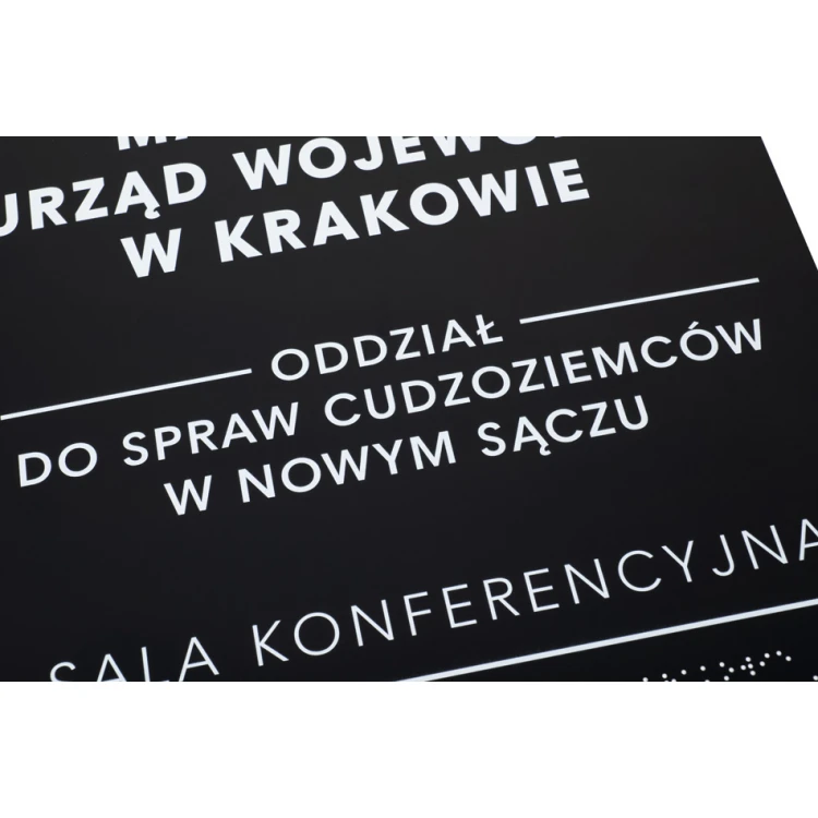 Tabliczka z pismem Braille'a - akryl czarny mat - wym. 350x420mm - DARK - TAB390