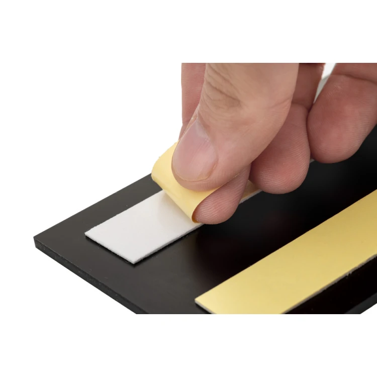 Tabliczka z pismem Braille'a - żółty laminat grawerski 3mm - wym. 200x80mm - TAB393 