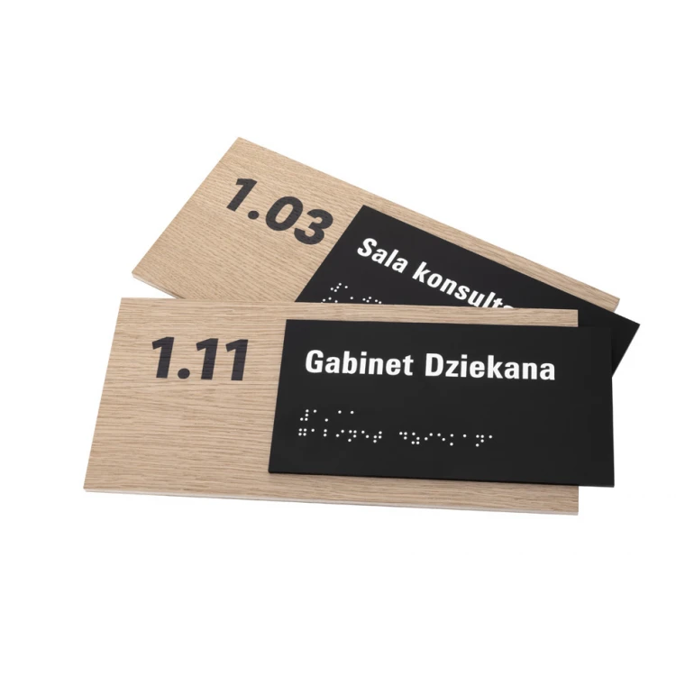 Tabliczka z dowolnym tekstem i pismem Braille'a - płyta fornirowana dąb i akryl czarny mat - wym. 262x118mm - TAB400