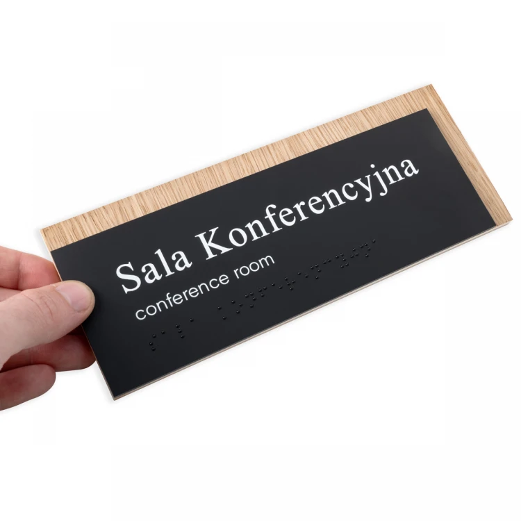 Tabliczka z dowolnym tekstem i pismem Braille'a - płyta fornirowana dąb i akryl czarny mat - wym. 200x80mm - TAB490