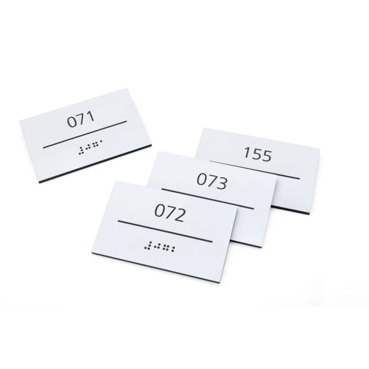 Tabliczka z laminatu białego z dowolną numeracją z pismem Braille'a - wym. 80x50mm - TAB431